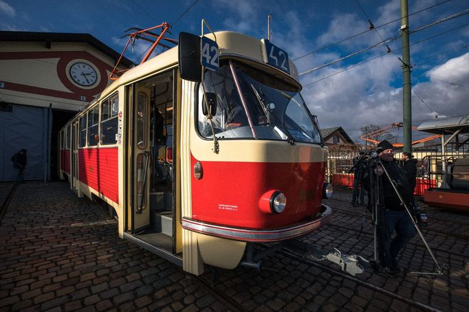 Slavnostní představení první tramvaje K2 (ev. č. 7000) v pravidelném provozu v Praze, 2. 2. 2023, Vozovna Střešovice.