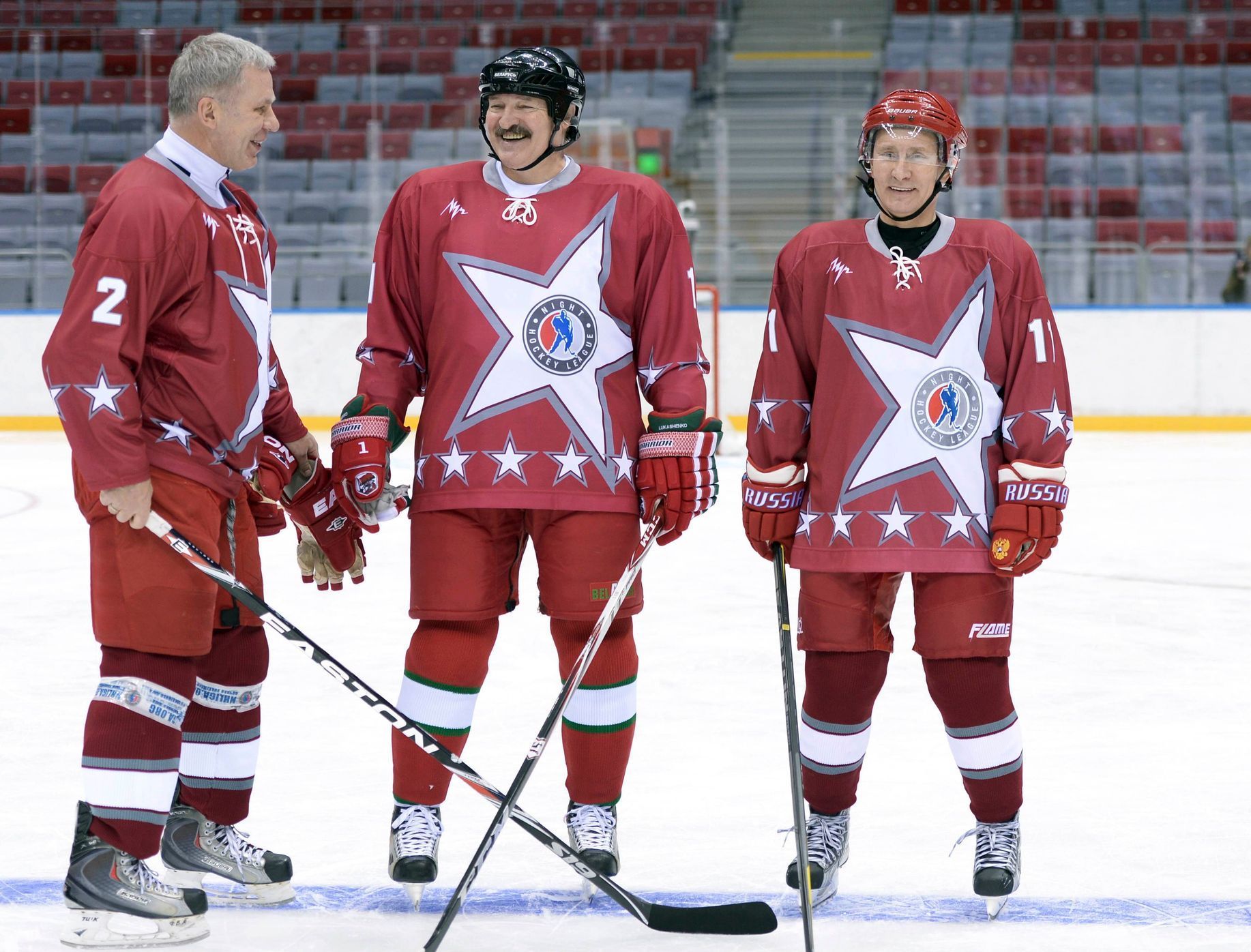 Sportovci politici (zleva Fetisov, Lukašenko a Putin)