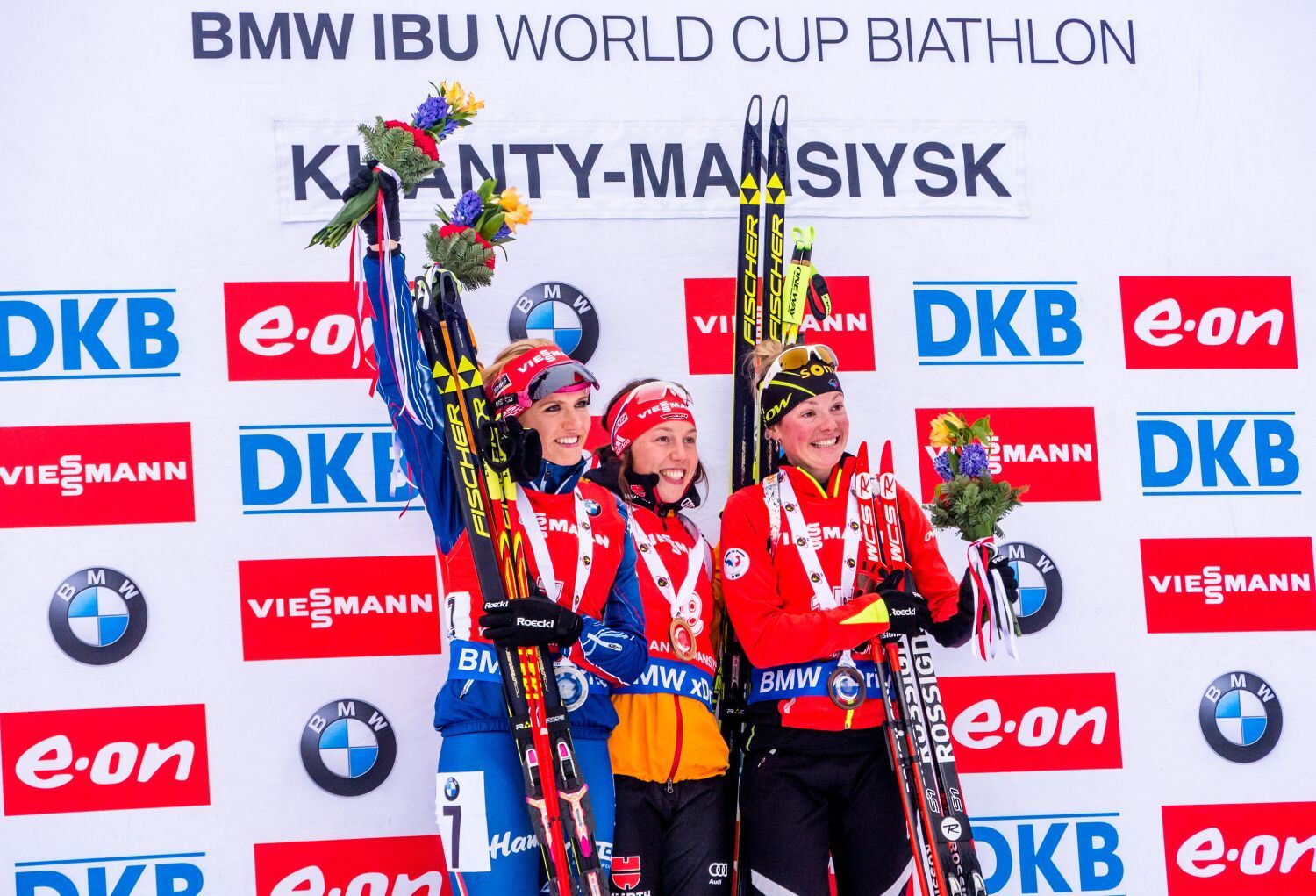SP v biatlonu Chanty 2015: Gabriela Soukalová, Laura Dahlmeierová, Marie Dorinová-Habertová
