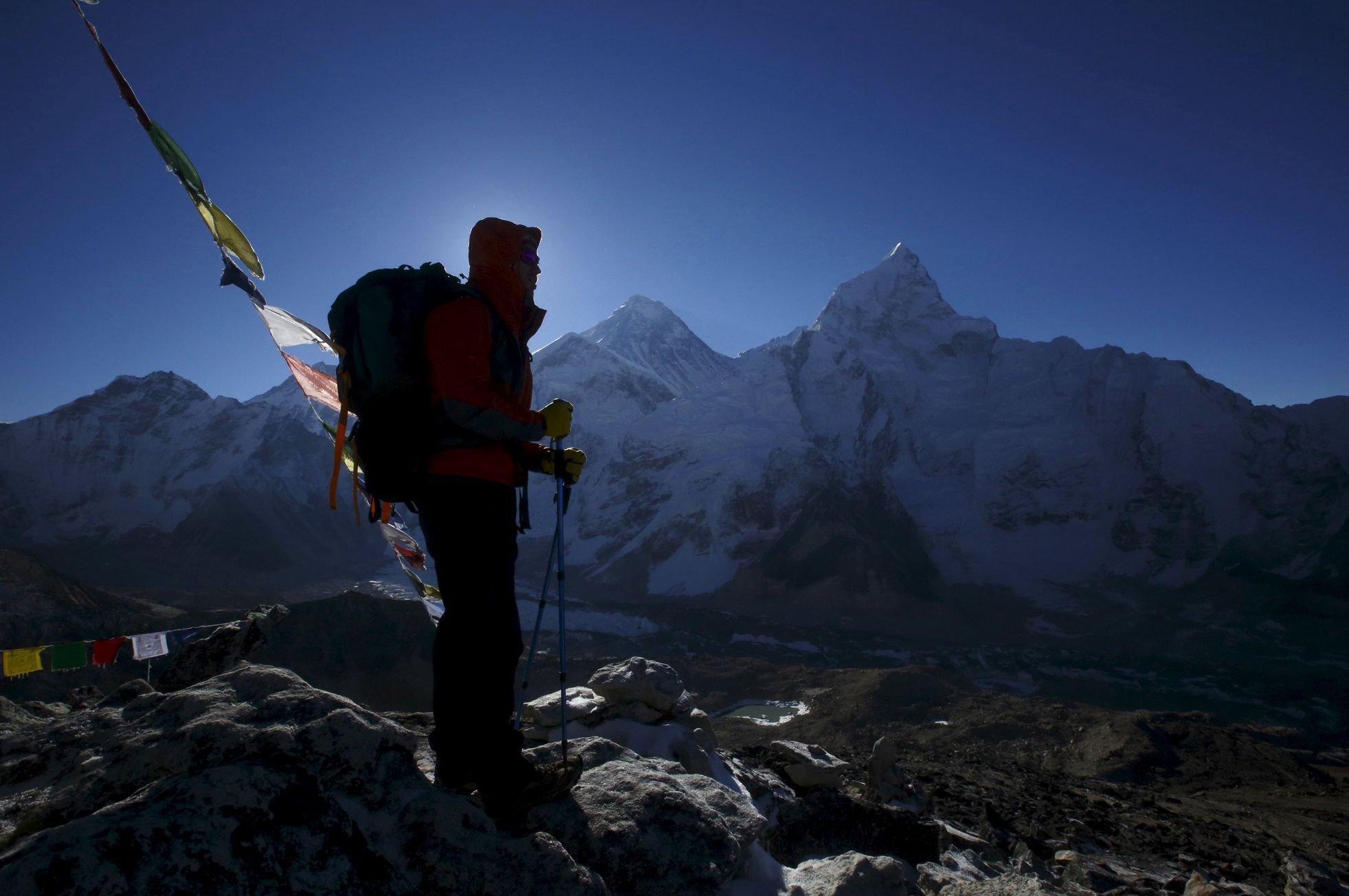 Pod Mount Everestem zahynulo nejméně osmnáct lidí.