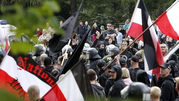 Sraz neonacistů v Hamburku