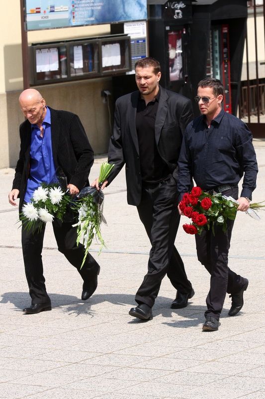 Pohřeb Vladimíra Dlouhého - Petr Jákl a Filip Renč