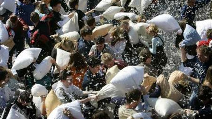 Polštářová bitva ve Stuttgartu