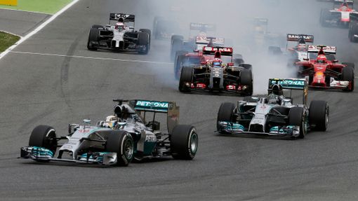 Mercedes Formula One driver Lewis Hamilton of Britain (L) drives during the Spanish F1 Grand Prix at the Barcelona-Catalunya Circuit in Montmelo, May 11, 2014. REUTERS/Ju