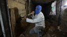 7 Titulek: Gaza's tunnel mugglers on Egypt border idle Popis: A Palestinian youth works inside a smuggling tunnel beneath the Egyptian-Gaza border in Rafah, in the southern Gaza, October 8, 2013. Gaza's tunnel smugglers along the border with Egypt are mostly idle these days. Since the summer, Egypt's military has tried to destroy or seal off most of the smuggling tunnels under the Gaza-Egypt border, a consequence of the heightened tensions between Cairo and the Hamas government in Gaza which is suffering a bad economic recession.