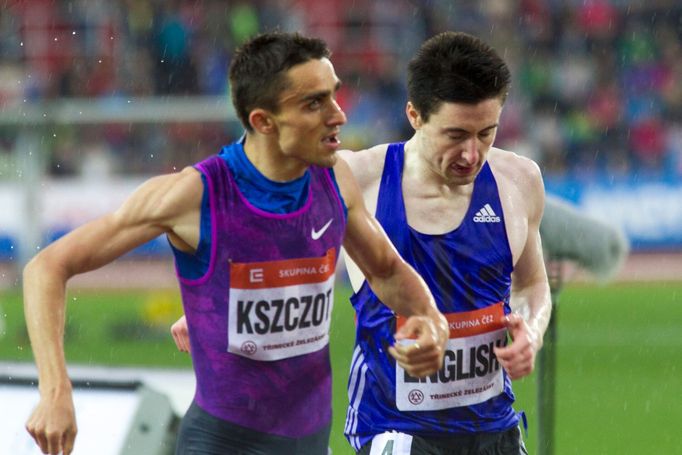 Zlatá tretra 2015: Adam Kszczot a Mark English (600 m)