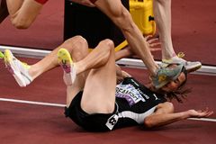 Soupeř mu šlápl do obličeje, hrdina šampionátu přesto získal zlato