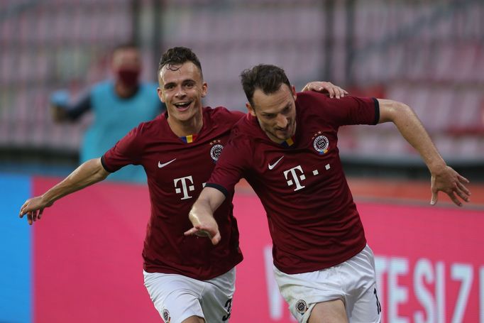 Libor Kozák slaví v semifinále MOL Cupu Sparta - Plzeň