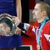 Kapitán Tomáš Plekanec s trofejí pro bronzový tým po vyhraném zápase o třetí místo Finsko - Česko