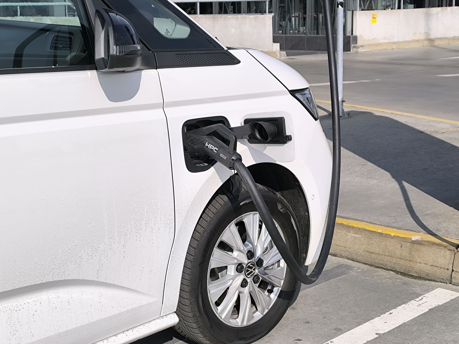 Volkswagen Multivan plug-in 2025