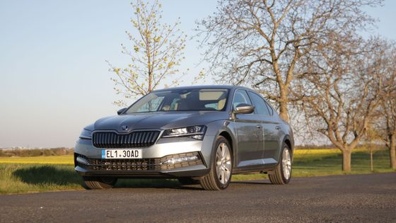 Škoda Superb iV. Jde o první hybridní Škodovku.