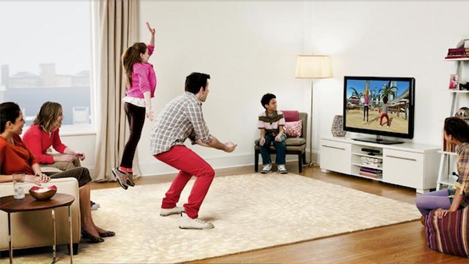 Kinect udržel zákazníky skotačit před televizí i po vánocích