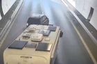 "Takhle tedy ne!" Řidiči se vybržďovali v tunelu na D8 až do úplného zastavení