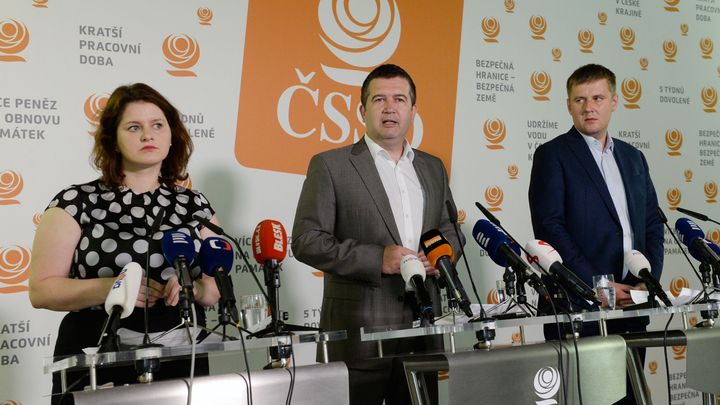 Nechci, aby ČSSD byla oranžová TOP 09, tvrdí Hamáček v narážce na svého soka Petříčka