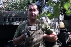 "To se prostě nestává." Ukrajinci na frontě u Bachmutu čelí novému problému