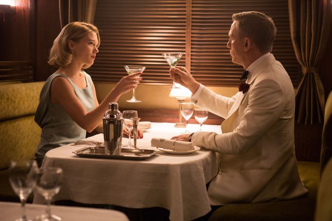 Léa Seydouxová a Daniel Craig ve filmu Spectre.