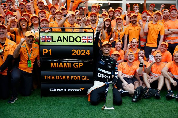 Lando Norris z McLarenu slaví triumf ve VC Miami F1 2024