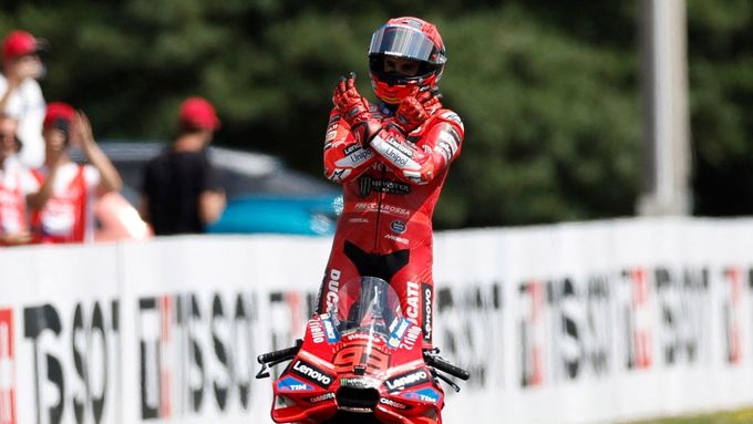 Marc Márquez slaví triumf v Brně