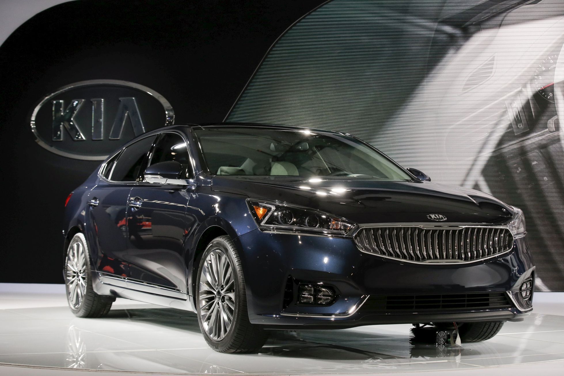 Autosalon v New Yorku 2016