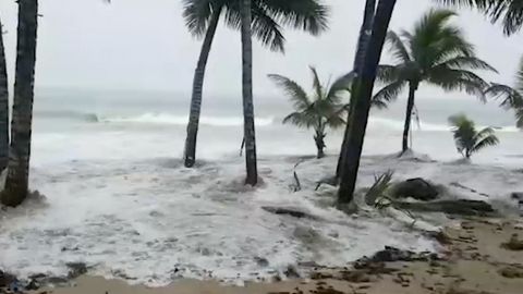 Reportérka zachytila řádění hurikánu Irma v Dominikánské republice