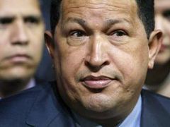 Chávez návrhuje zkrátit pracovní dobu na šest hodin. A zrušit ústavní článek omezující prezidentský mandát na dvě volební období.