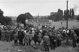 Pro stavbu stadionu bylo poté vybráno nové místo ve Vršovicích. Zahájení prací na výstavbě je datováno k 22. 9. 1951.