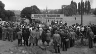 Pro stavbu stadionu bylo poté vybráno nové místo ve Vršovicích. Zahájení prací na výstavbě je datováno k 22. 9. 1951.