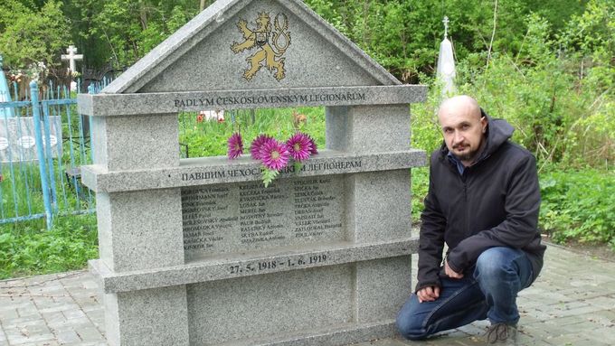 Postavení pomníku československým legionářům v uralském městě Miass předcházelo až dobrodružné pátrání Radima Chrásta (na snímku) s Milanem Mojžíšem.