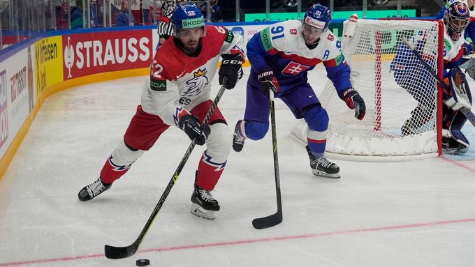 Druhé utkání proti Slovákům rozhodl Michael Špaček (na archivním snímku vlevo).