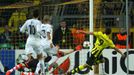 Fotbalista Borussie Dortmund Robert Lewandowski slaví gól v utkání proti Realu Madrid během základních skupin Ligy mistrů 2012/13.