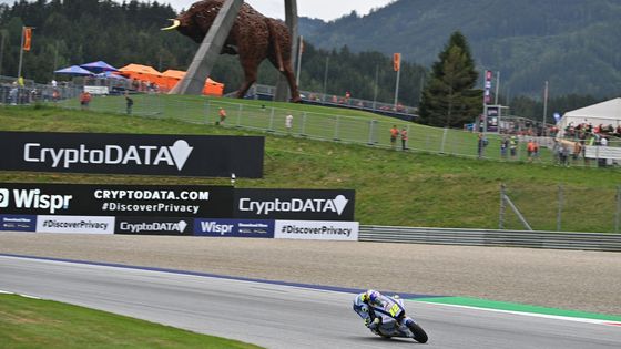 Filip Salač na motocyklu Moto2 týmu Gresini Racing při VC Rakouska 2022