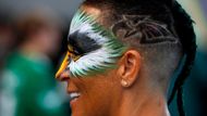 Zpěvačku měli v nemilosti hlavně fanoušci Eagles, kteří ji - a asi ne neprávem - považují za vášnivou fanynku jejich finálového rivala Kansas City.