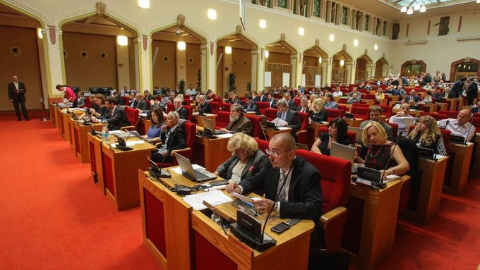 Voliči v říjnu vyberou 65 pražských zastupitelů.