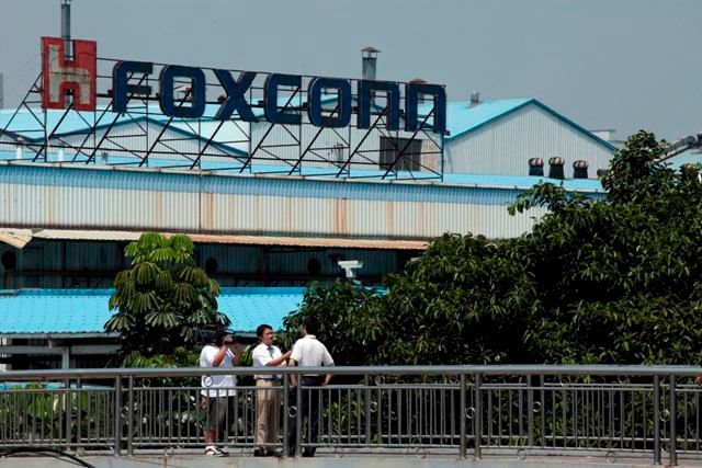 Továrna Foxconn v Číně - sebevraždy