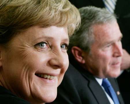 Merkelová a Bush