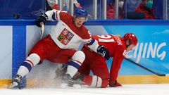 David Sklenička a Arsenij Gricjuk  v zápase Česko - Rusko na ZOH 2022 v Pekingu