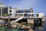 Loni porota ocenila akvárium Monterey Bay Aquarium v Santa Monice. Inovativní řešení amerického architektonického studia EHDD označila jako příklad hodný následování. "I po po 25 letech navzdory blízkosti mořské vody, která je jednou z nejvíc korozivních látek, zůstal technický stav budovy nezměněn," uvedli porotci.