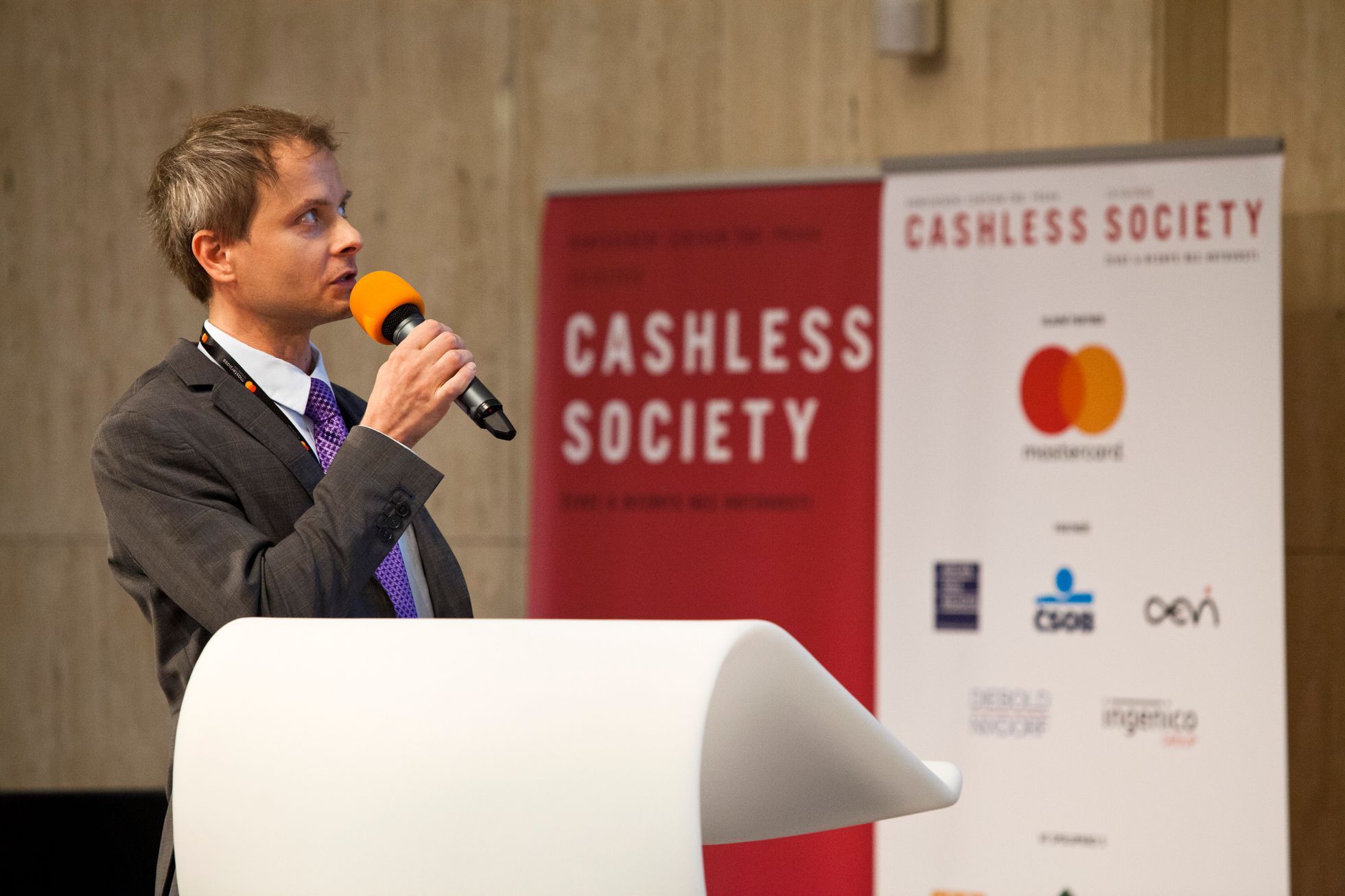 Konference Cashless Society