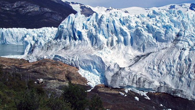 Perito Moreno: směrem k nám postupuje rychlostí dva metry za den
