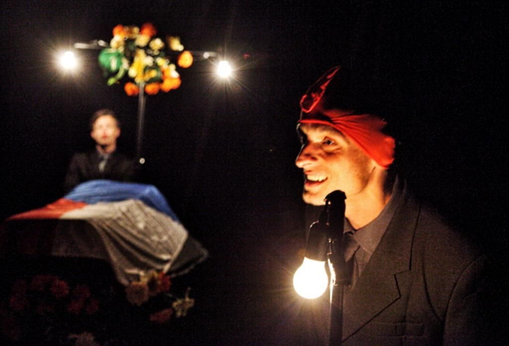 Divadlo Feste: Pohřbívání (Václava Klause)