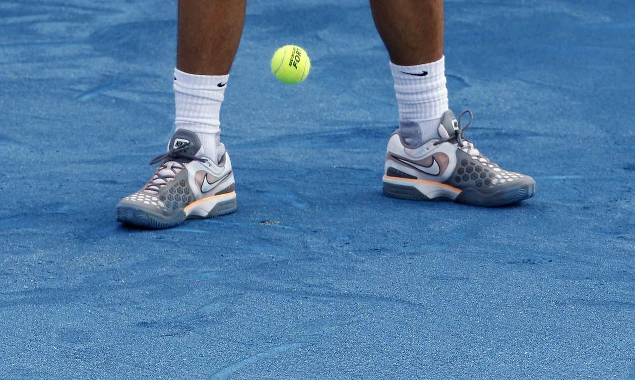 Míček skáče na modré antuce v Madridu