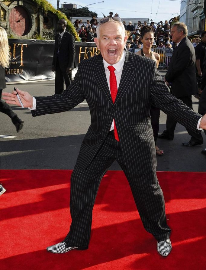 New Zealand actor Mark Hadlow, who plays Dori the dwarf, poses on the red carpet at the world premiere of 'The Hobbit - An Unexpected Journey' in Wellington November 28, 2012. REUTERS/Mark Coote (NEW ZEALAND - Tags: ENTERTAINMENT) Published: Lis. 28, 2012, 9:19 dop.