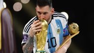 Dvaadvacátý světový šampionát ve fotbalu je minulostí. Hlavním hrdinou turnaje konaného v Kataru se stal Lionel Messi, který dovedl Argentinu k jejímu třetímu titulu mistra světa.