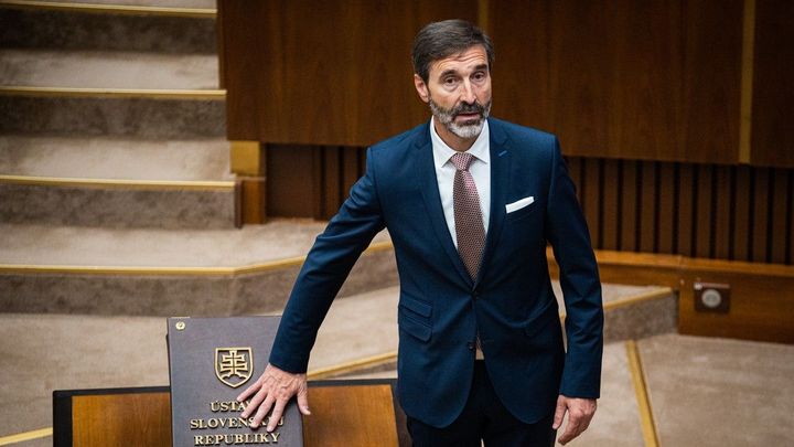Fico výběrem nového ministra porušil zvyk. Bude jeho průtokový ohřívač, říká novinář