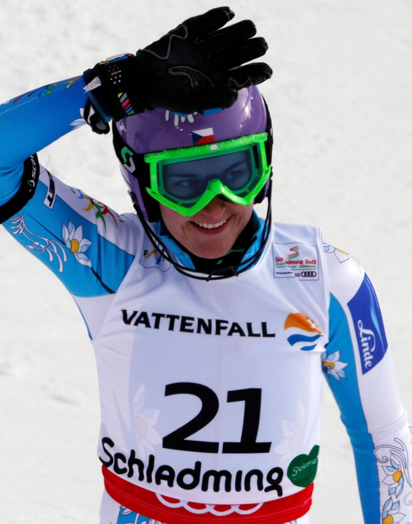 Šárka Záhrobská se raduje po dokončení slalomu na MS ve Schladmingu