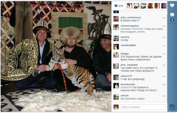 Ramzan Kadydrov (uprostřed s tygrem) na Instagramu. 