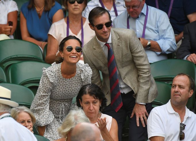 Celebrity na Wimbledonu 2018 (Pippa Middleton, James Matthews)