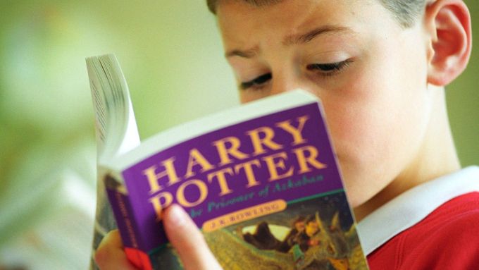Facebookové lidstvo čte nejvíc Harryho Pottera.