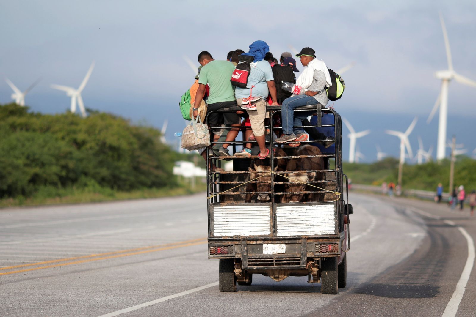 Karavana migrantů ze Střední Ameriky putuje do USA.