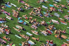 V Česku houfně padaly teplotní rekordy. A bude hůř